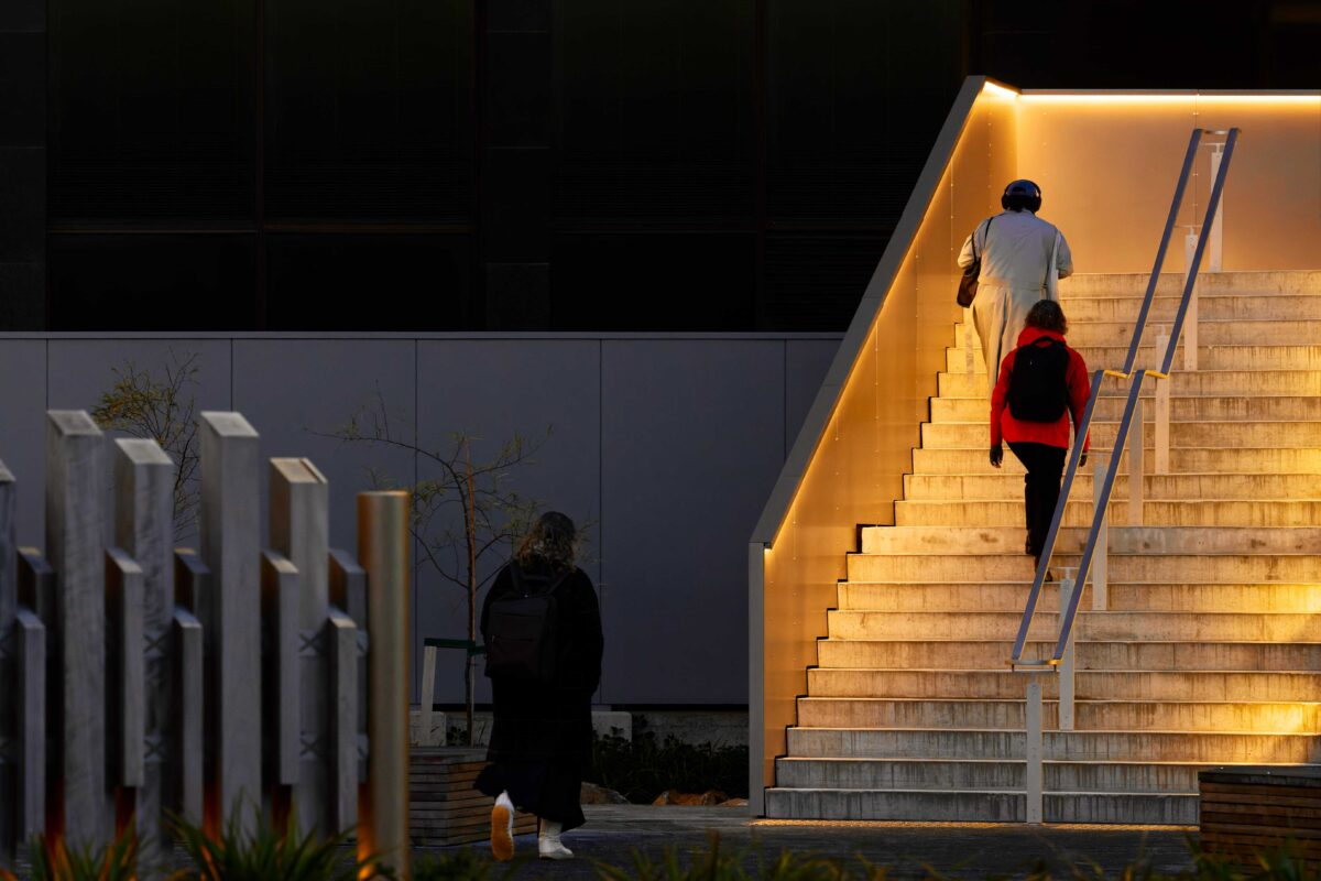 At Te Rua Archives New Zealand, Offspring Profiles’ Flat Freddie 30 was integrated beneath the external stair balustrade, where the profile is tucked discreetly under the capping.